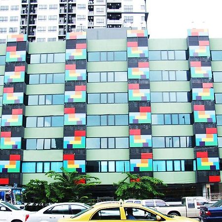 Grand Tower Inn Sathorn Hotel Banguecoque Exterior foto