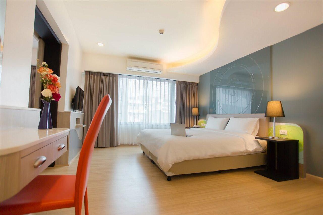 Grand Tower Inn Sathorn Hotel Banguecoque Exterior foto