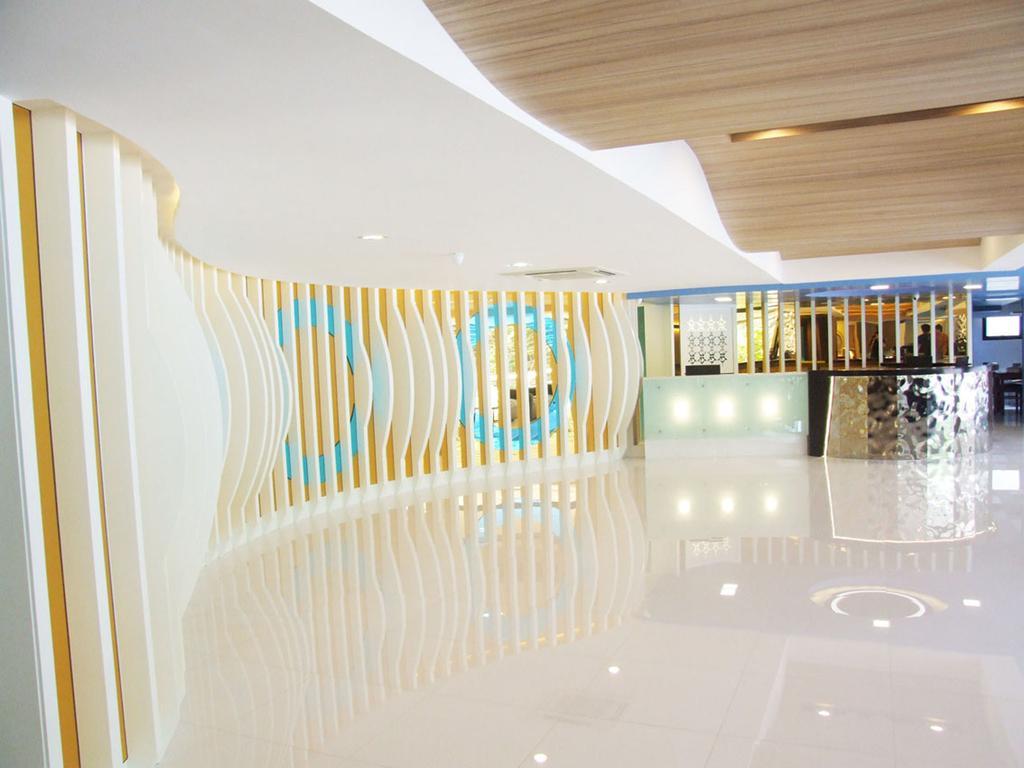 Grand Tower Inn Sathorn Hotel Banguecoque Exterior foto