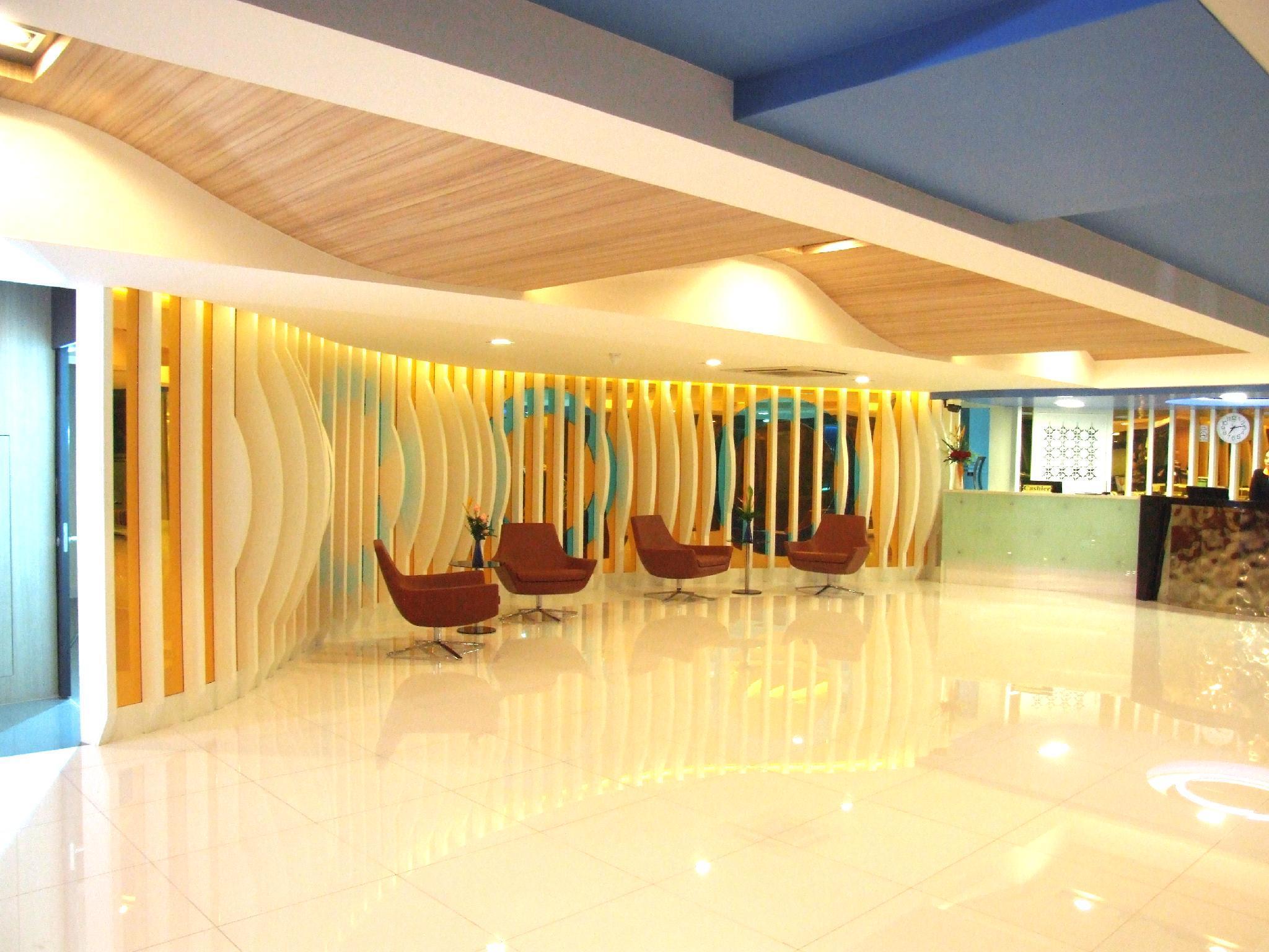 Grand Tower Inn Sathorn Hotel Banguecoque Exterior foto